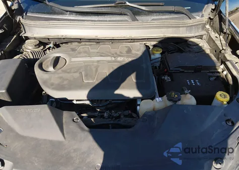 2019 Jeep Cherokee Latitude 4X4 from USA, damaged, VIN 1C4PJMCX2KD208811